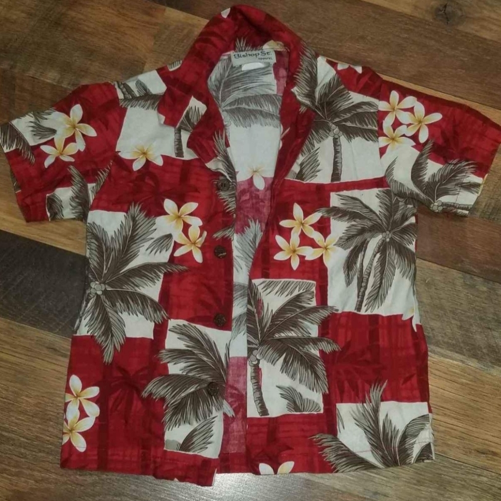Sz 5 Hawaiian button up shirt